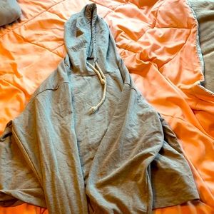 Brand: forever 21 size: XL color: gray (cropped)